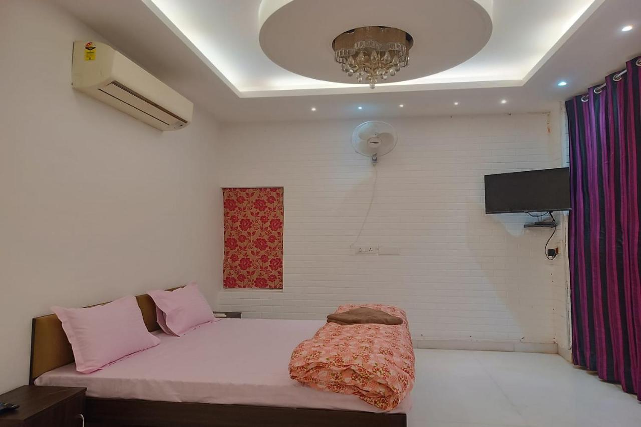 Greenleaf Apartment And Suites, Kalkaji Nuova Delhi Esterno foto